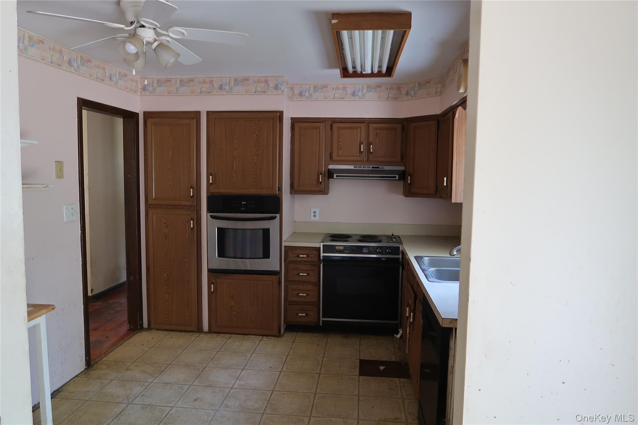 2 Valley View Road, Bloomingburg, NY 12721