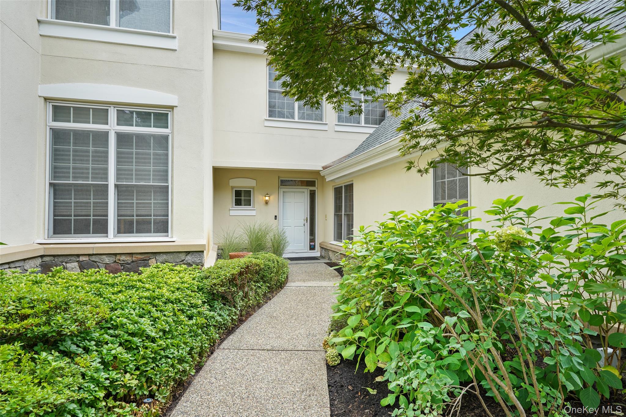 146 Doral Greens Drive W, Rye Brook, NY 10573