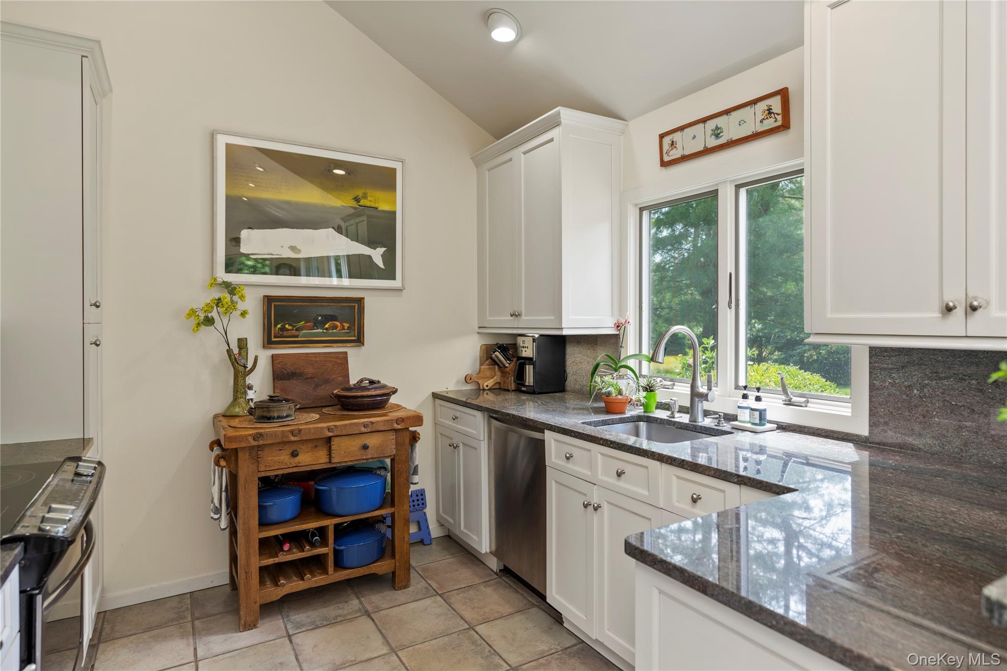 30 Huckleberry Lane, East Hampton, NY 11937