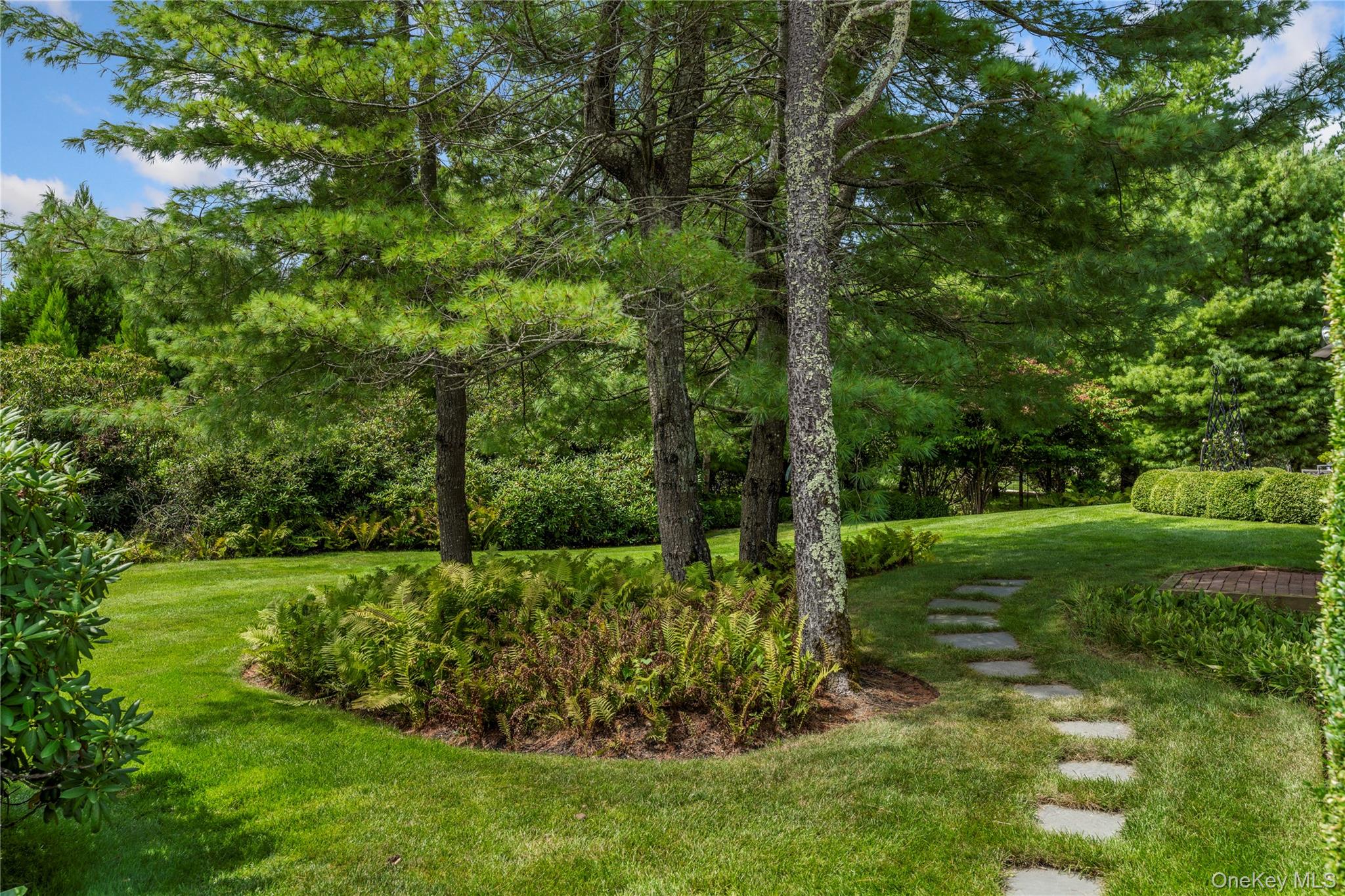 30 Huckleberry Lane, East Hampton, NY 11937