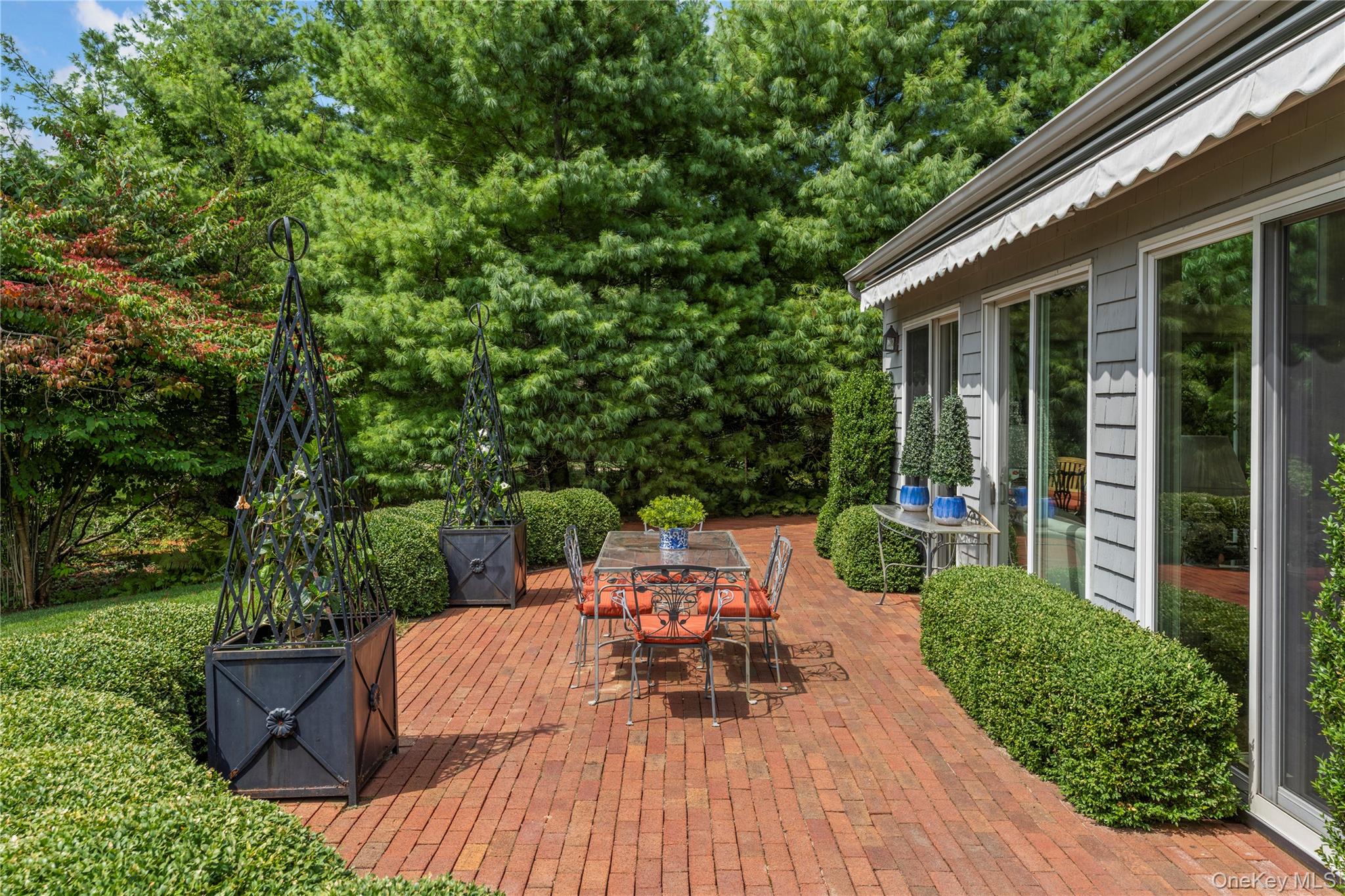 30 Huckleberry Lane, East Hampton, NY 11937