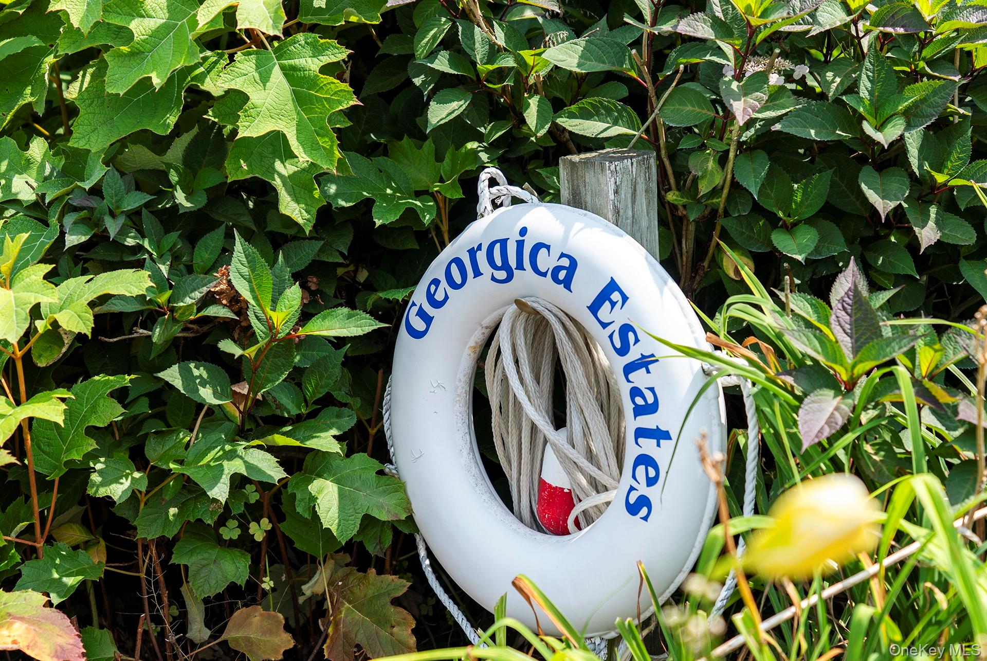 30 Huckleberry Lane, East Hampton, NY 11937