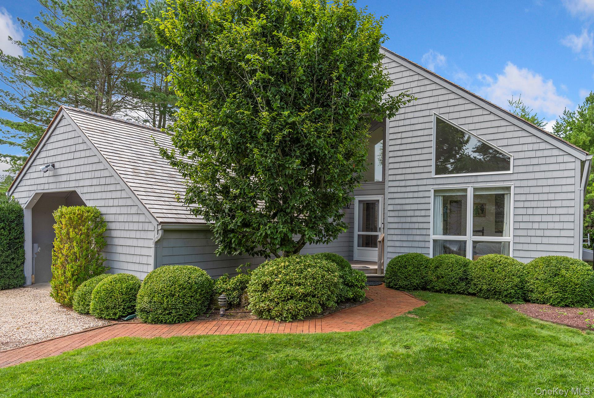 30 Huckleberry Lane, East Hampton, NY 11937