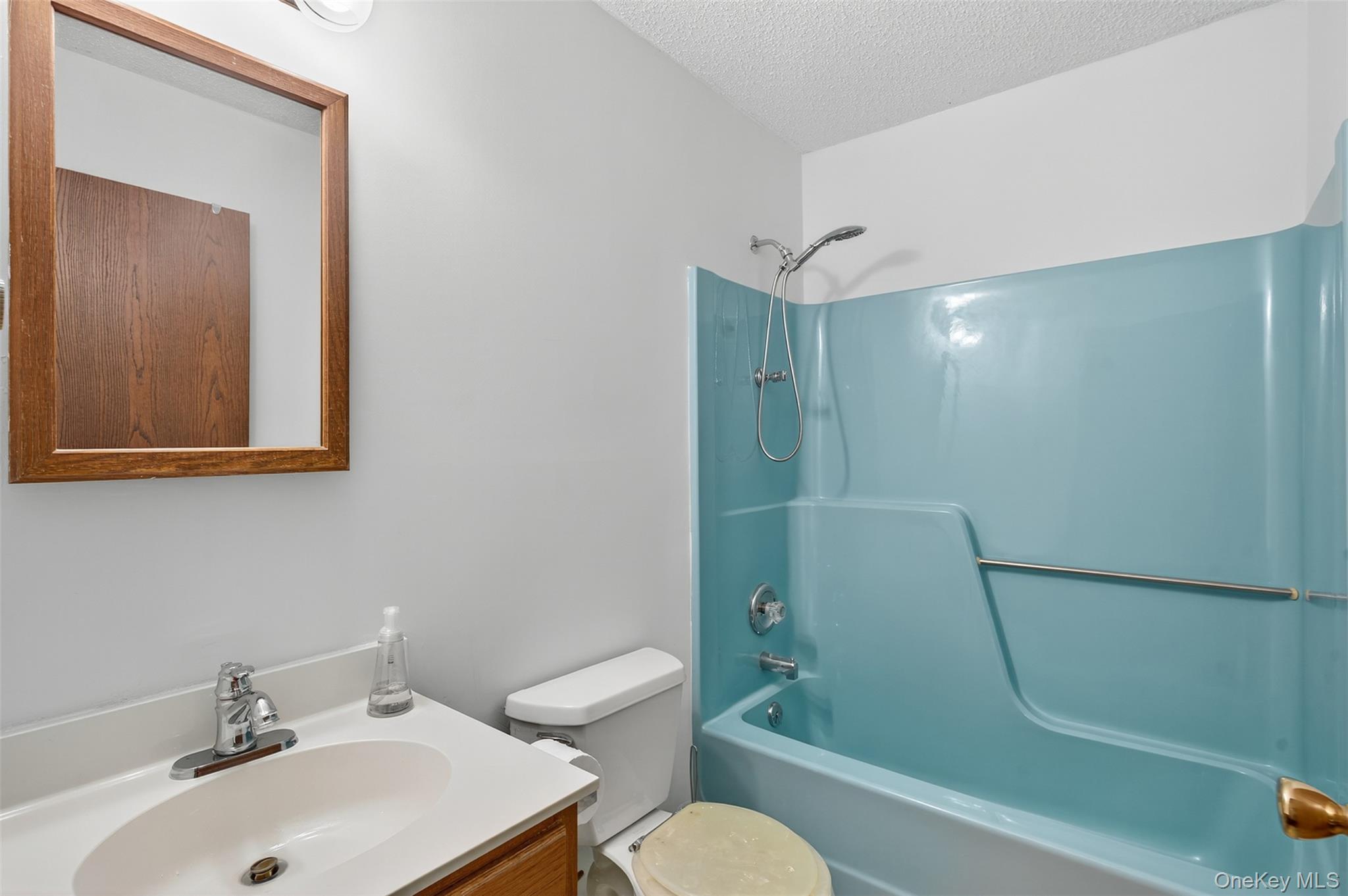 323 S Ohioville Road, New Paltz, NY 12561