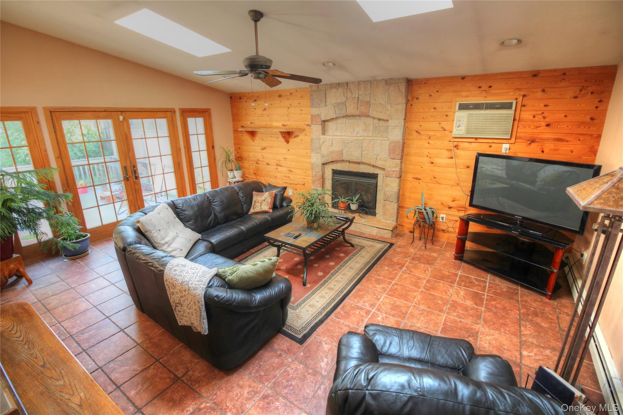 451 Atlantic Avenue, Freeport, NY 11520