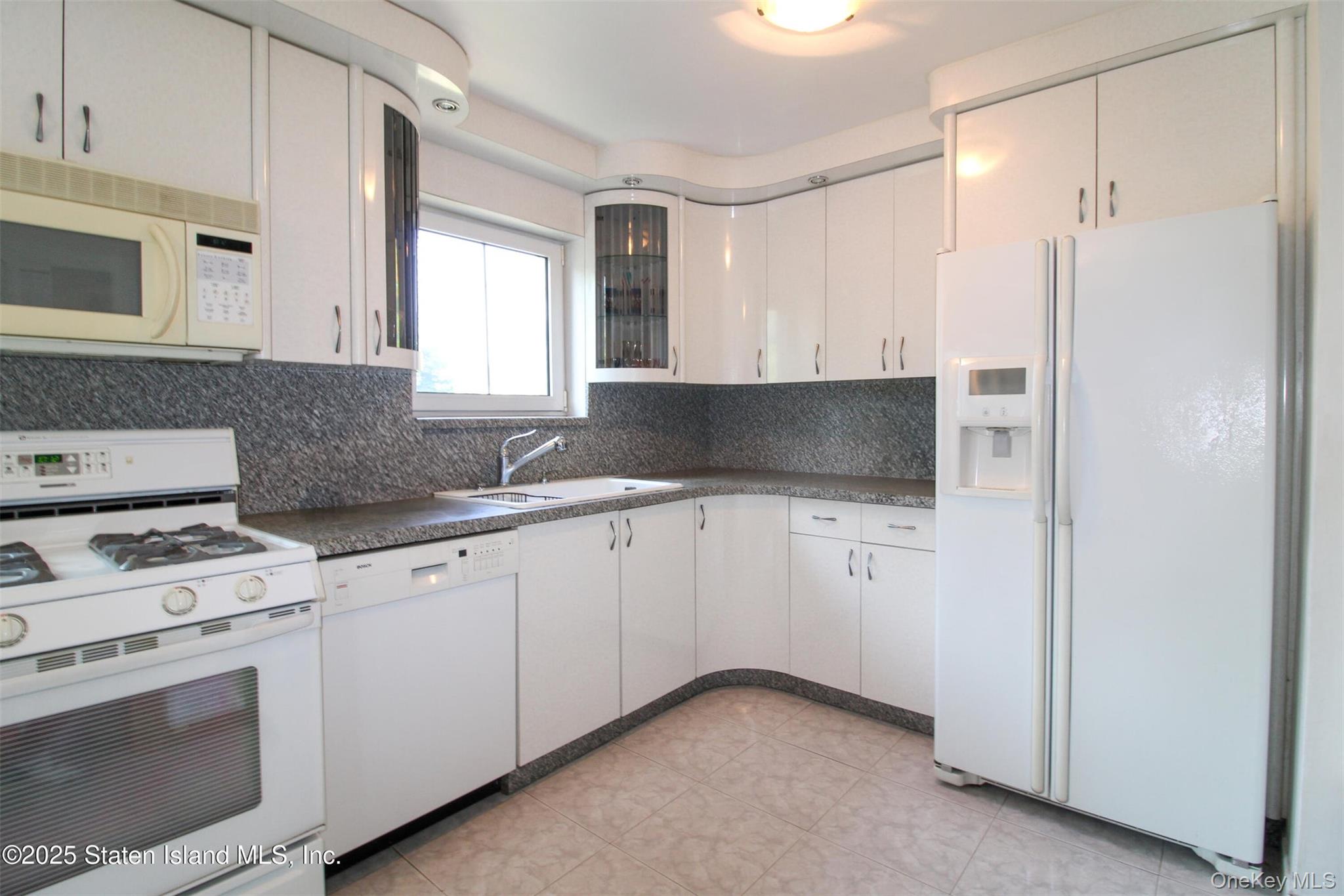 42 Narrows Road S S, Staten Island, NY 10305