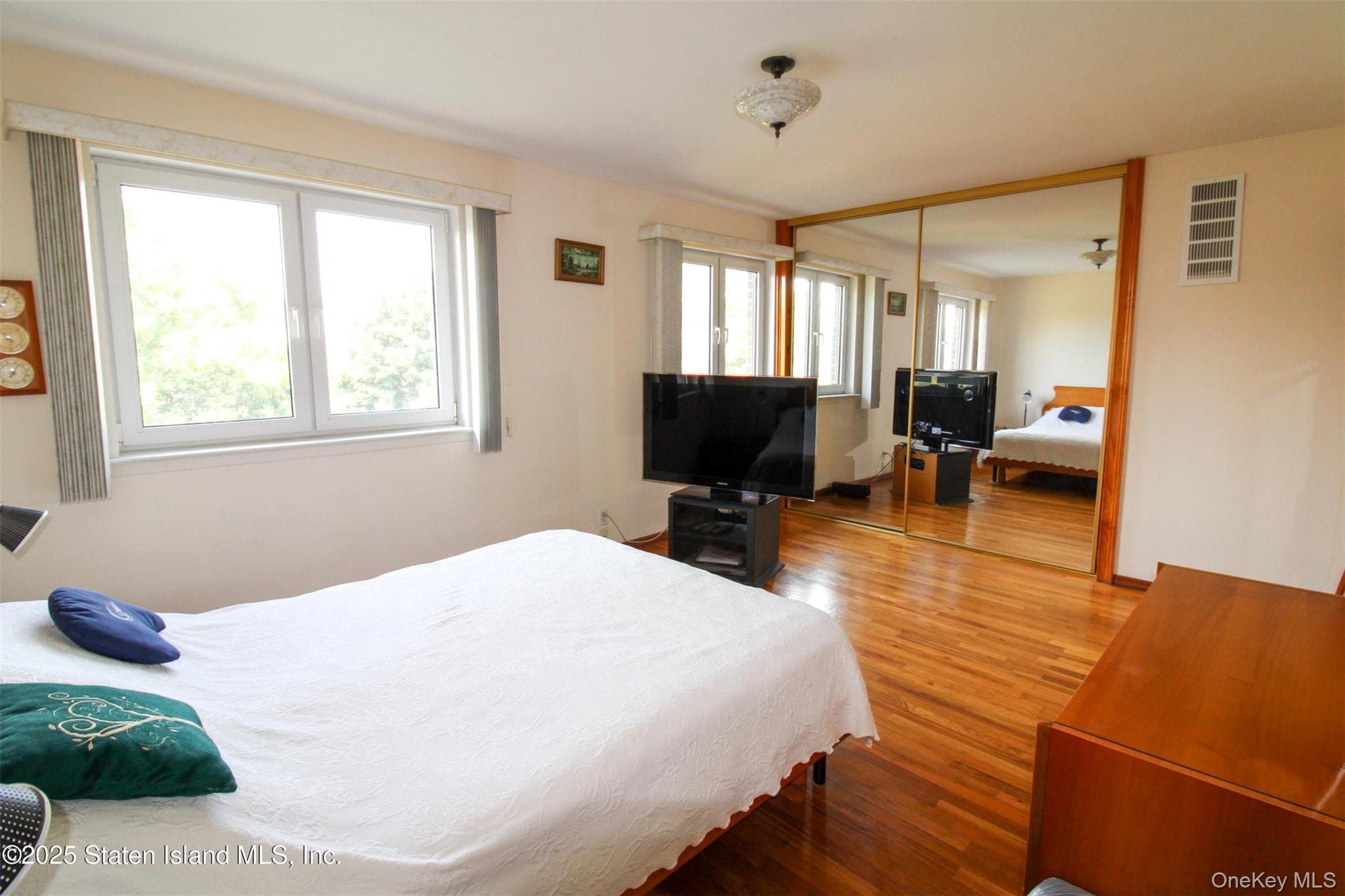 42 Narrows Road S S, Staten Island, NY 10305