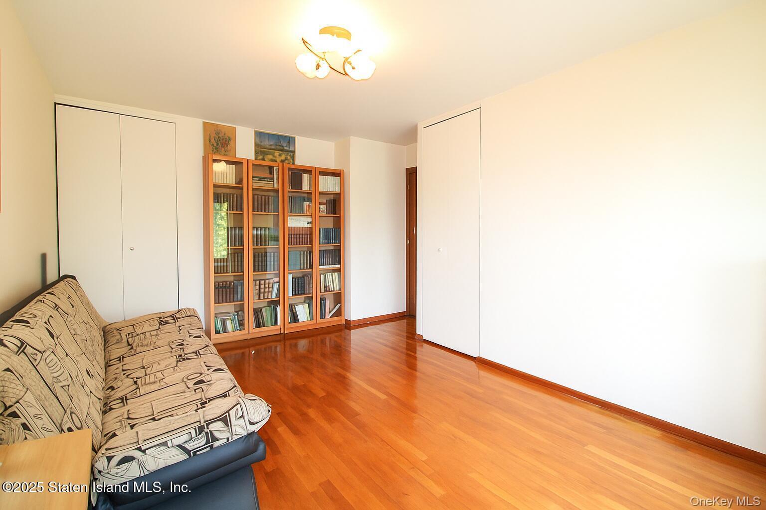 42 Narrows Road S S, Staten Island, NY 10305