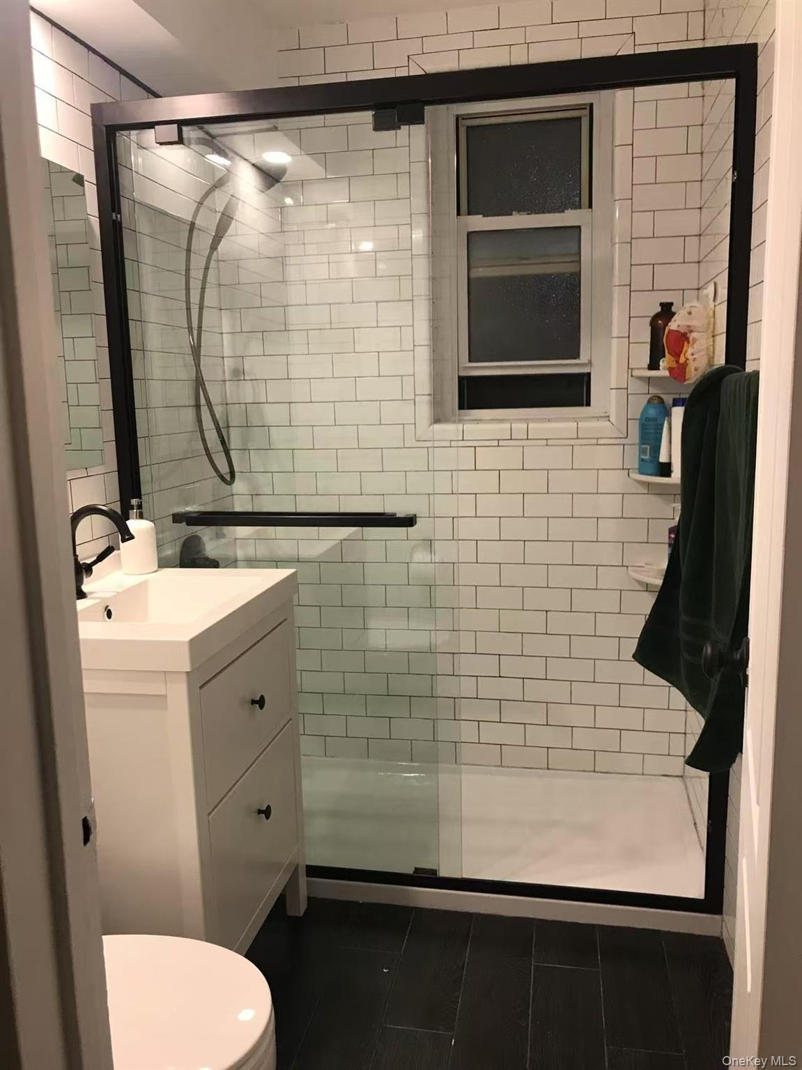 20915 18th Avenue # 3E, Bayside, NY 11360