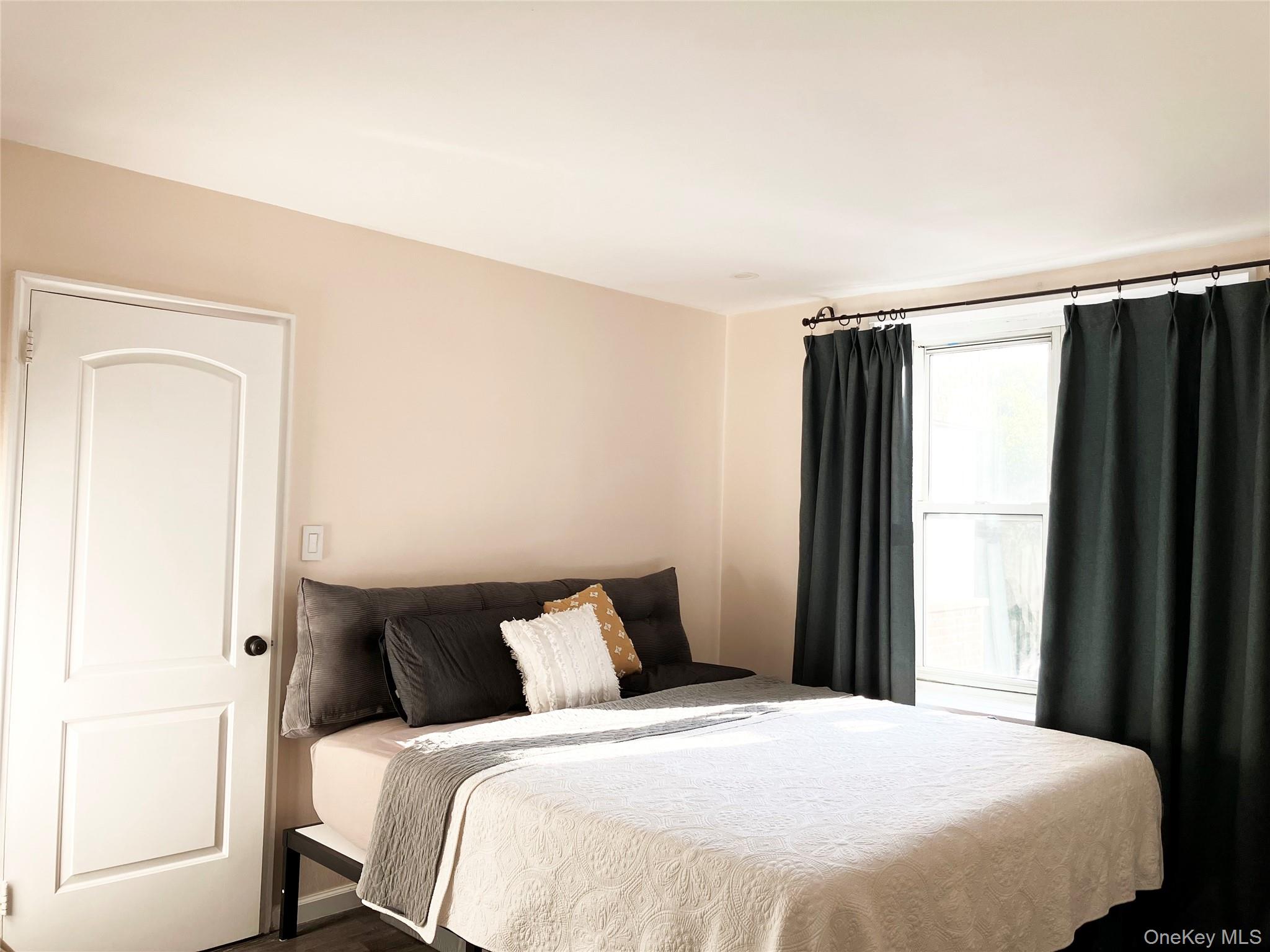 20915 18th Avenue # 3E, Bayside, NY 11360