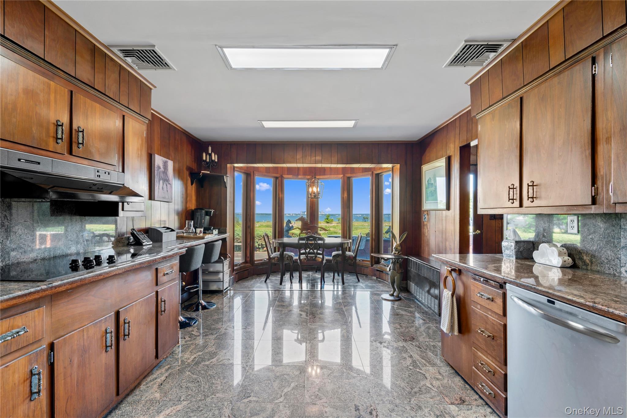 22 Messenger Lane, Sands Point, NY 11050