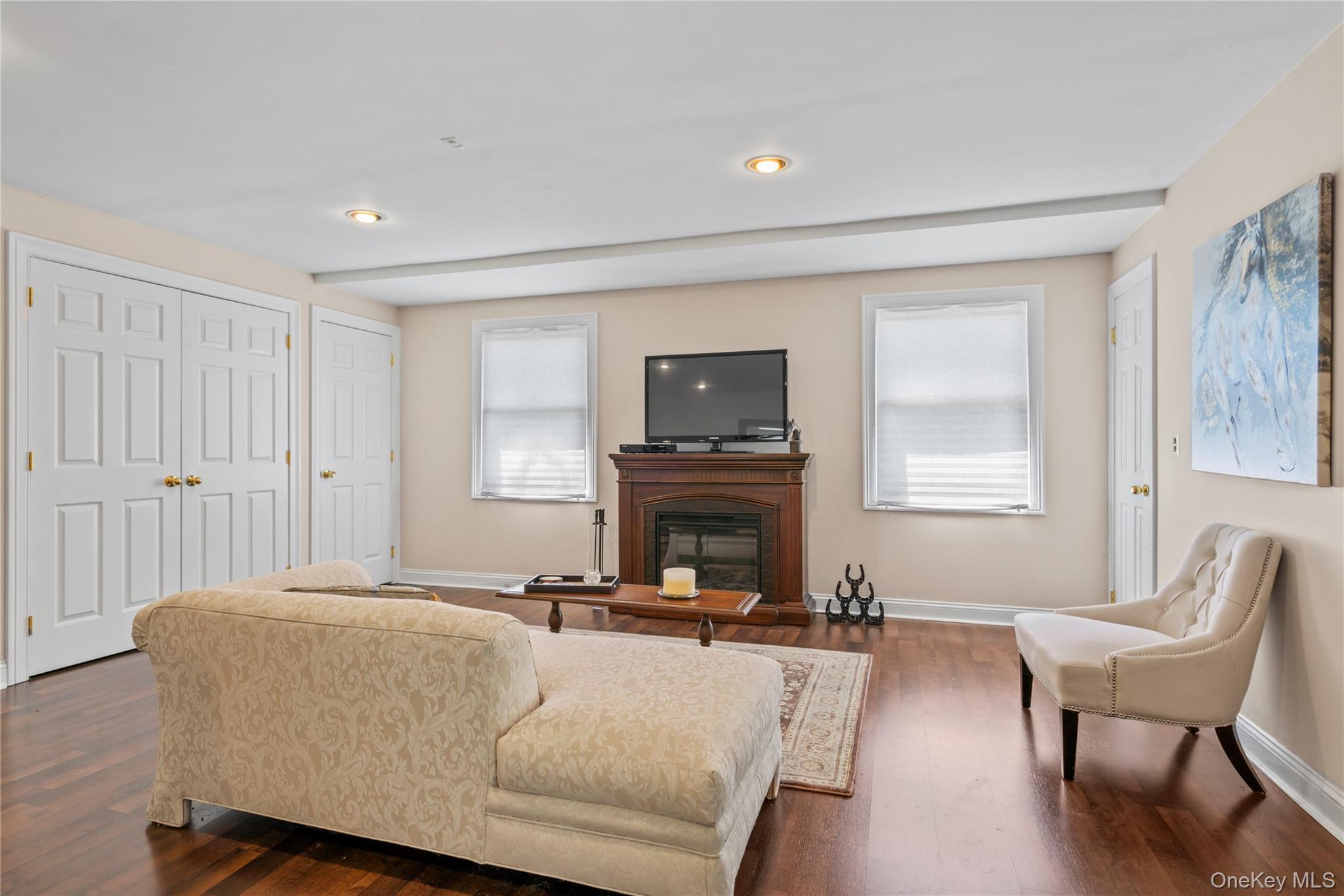 22 Messenger Lane, Sands Point, NY 11050