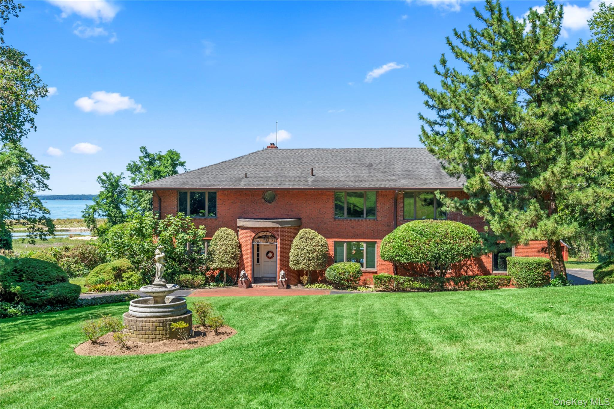 22 Messenger Lane, Sands Point, NY 11050