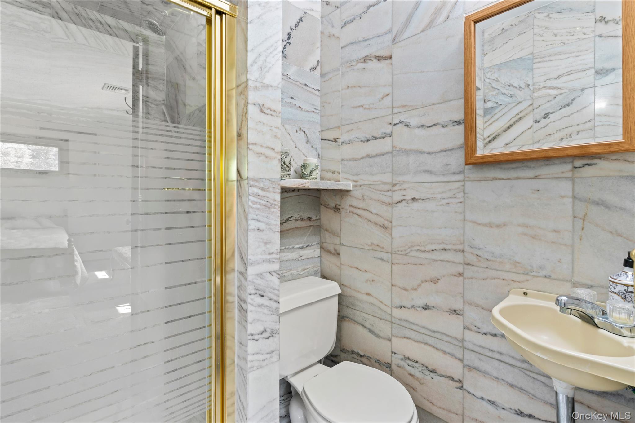 22 Messenger Lane, Sands Point, NY 11050