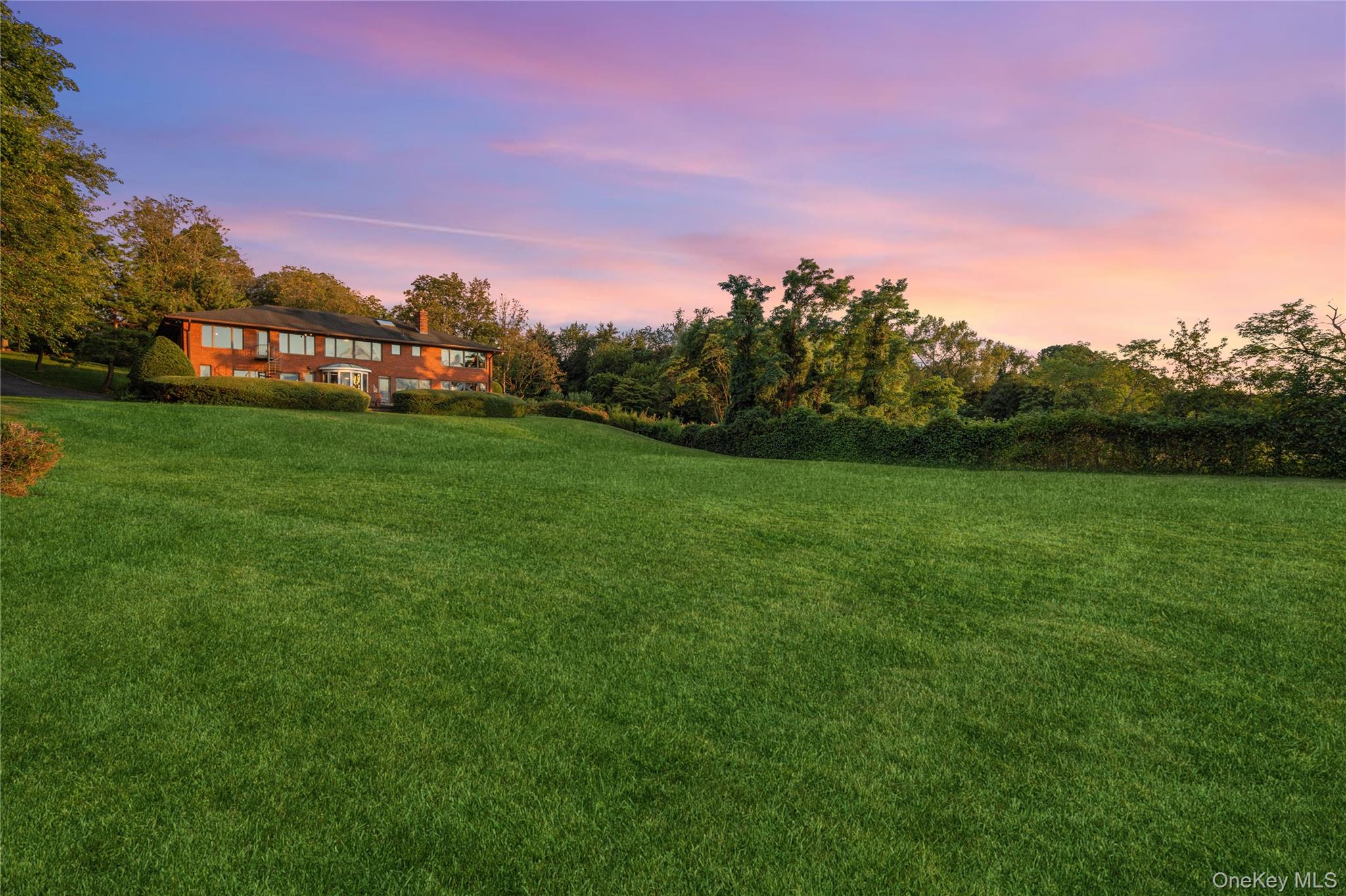 22 Messenger Lane, Sands Point, NY 11050