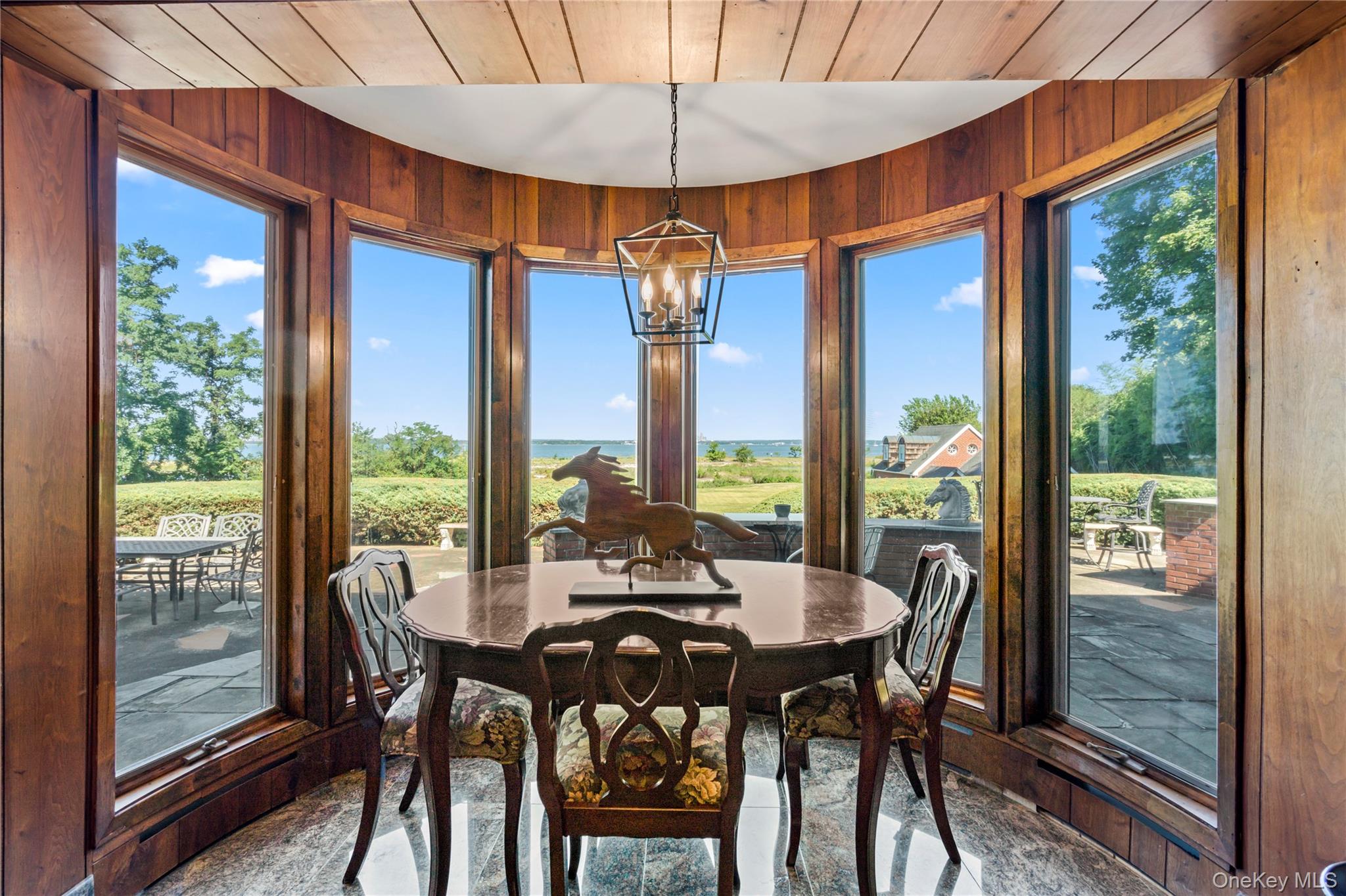 22 Messenger Lane, Sands Point, NY 11050