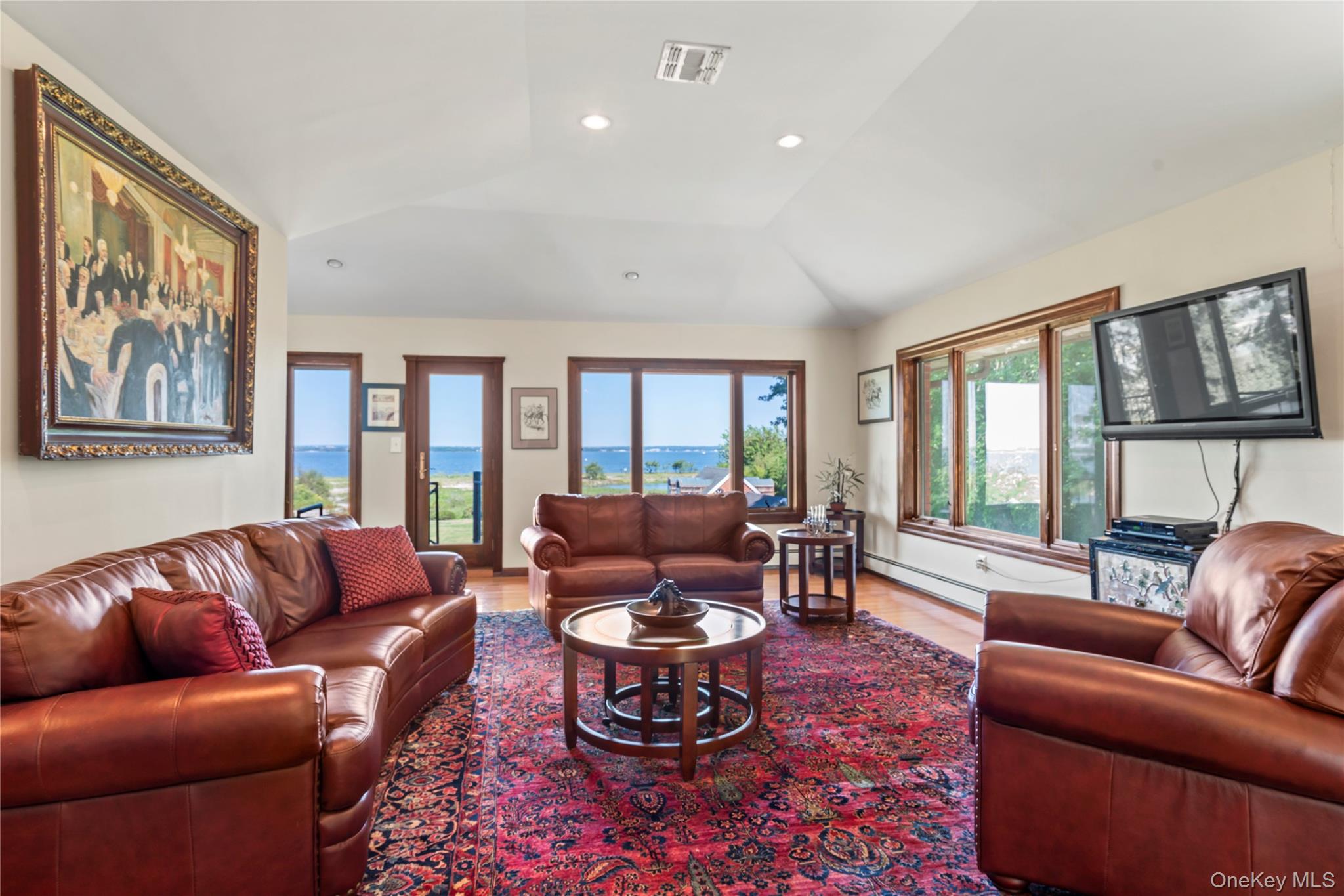 22 Messenger Lane, Sands Point, NY 11050