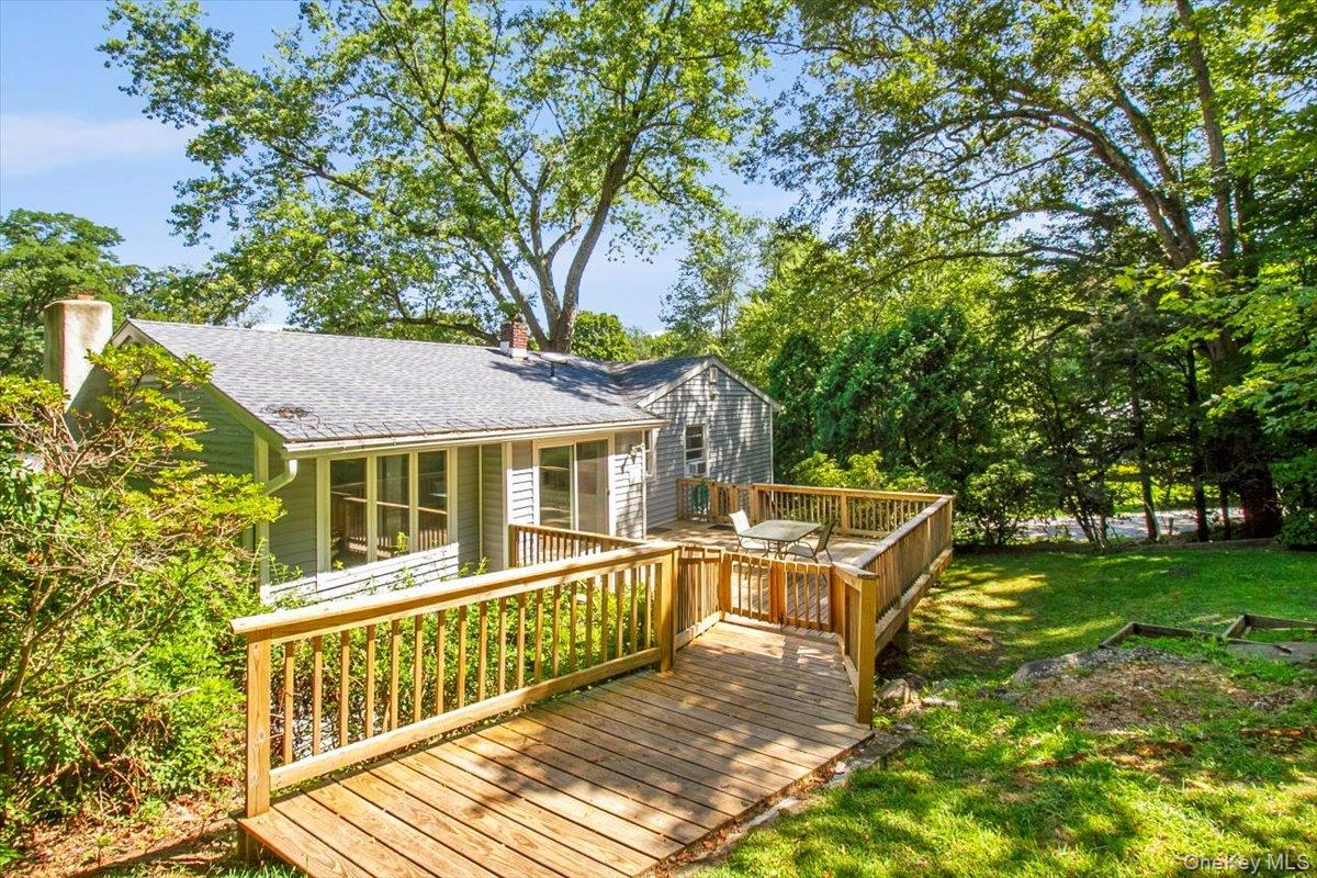 1 Emerald Lane, Mahopac, NY 10541