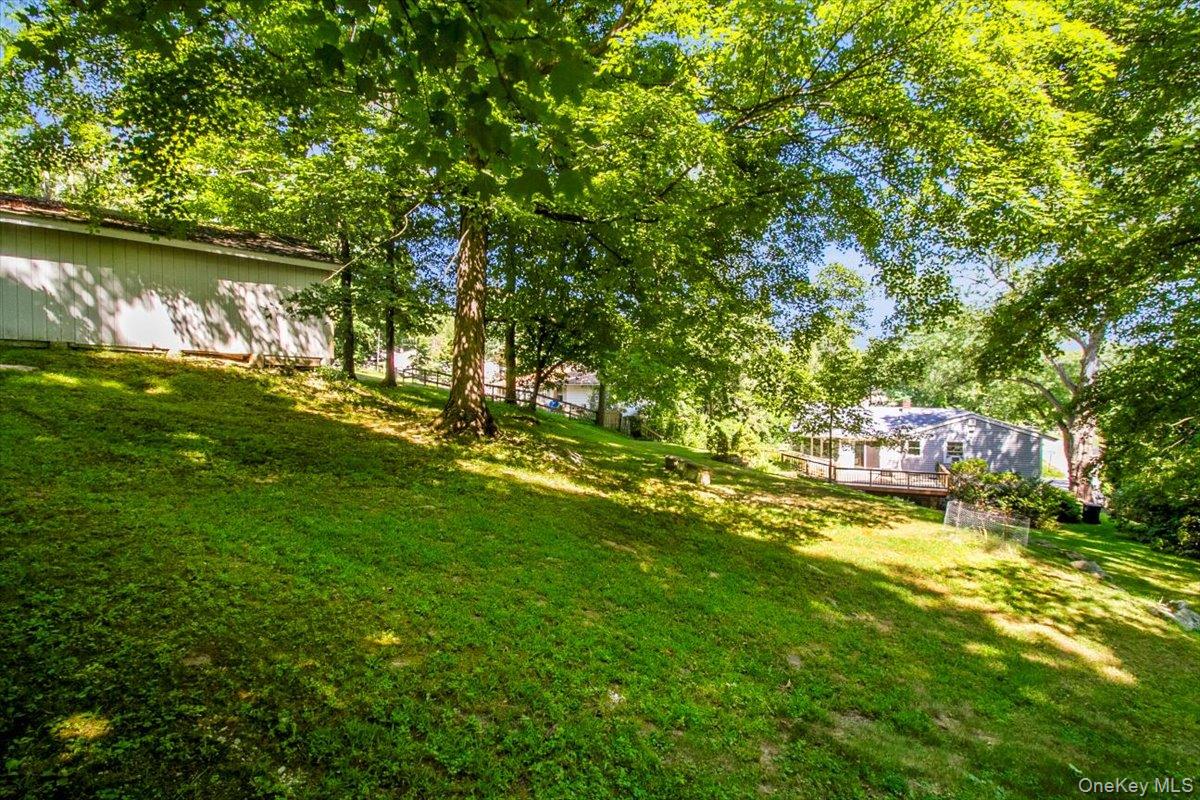 1 Emerald Lane, Mahopac, NY 10541