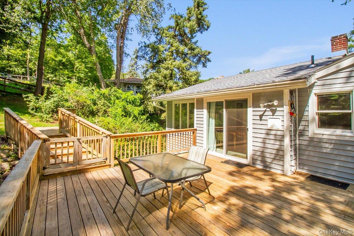 1 Emerald Lane, Mahopac, NY 10541