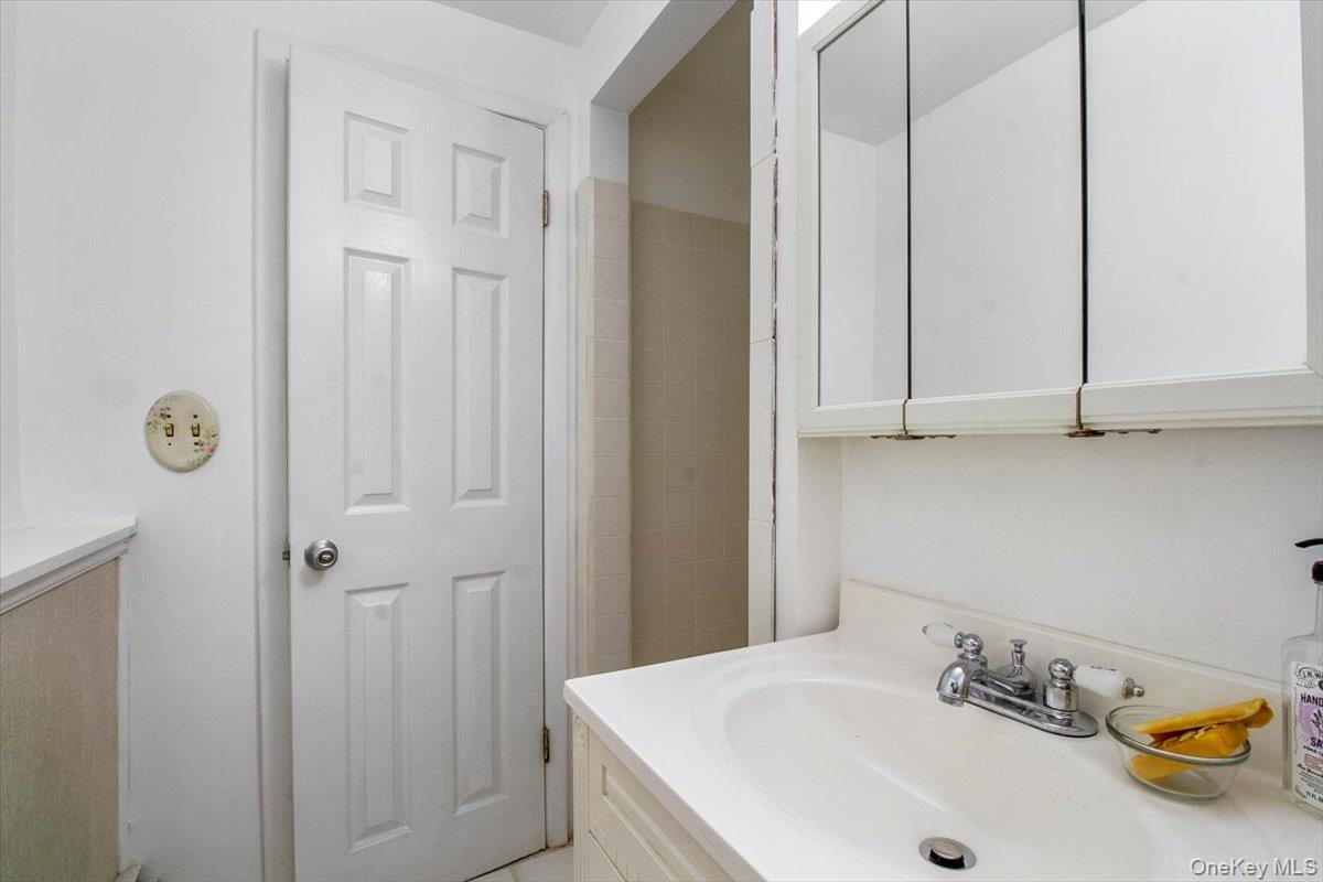 1 Emerald Lane, Mahopac, NY 10541