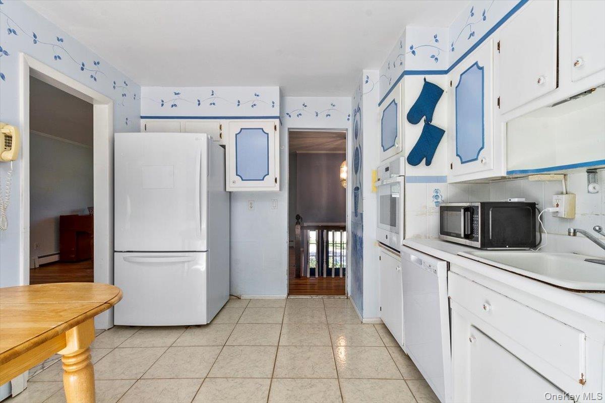 1 Emerald Lane, Mahopac, NY 10541