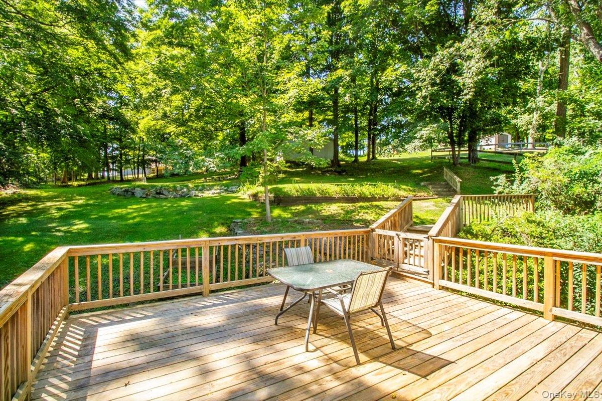 1 Emerald Lane, Mahopac, NY 10541