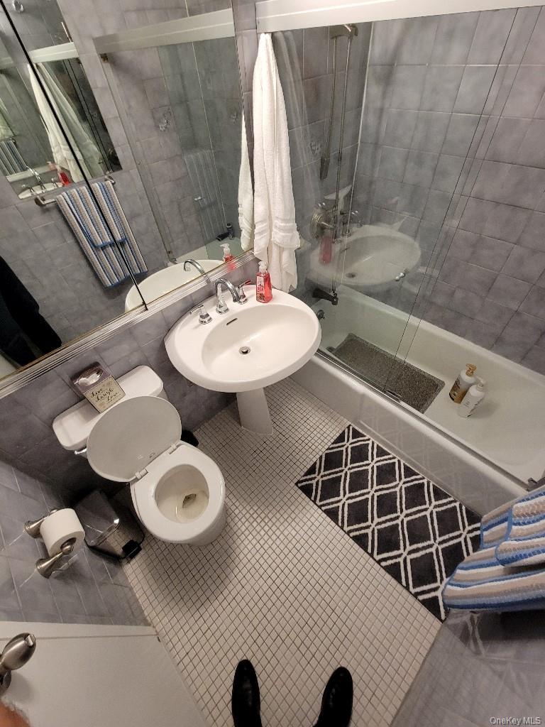 118-18 Union Turnpike # 5J, Kew Gardens, NY 11415