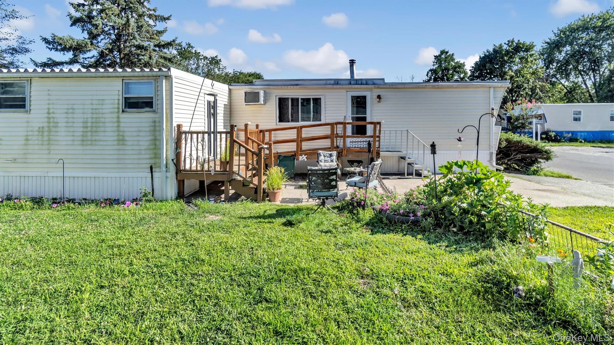 39 Valley Forge, Bohemia, NY 11716