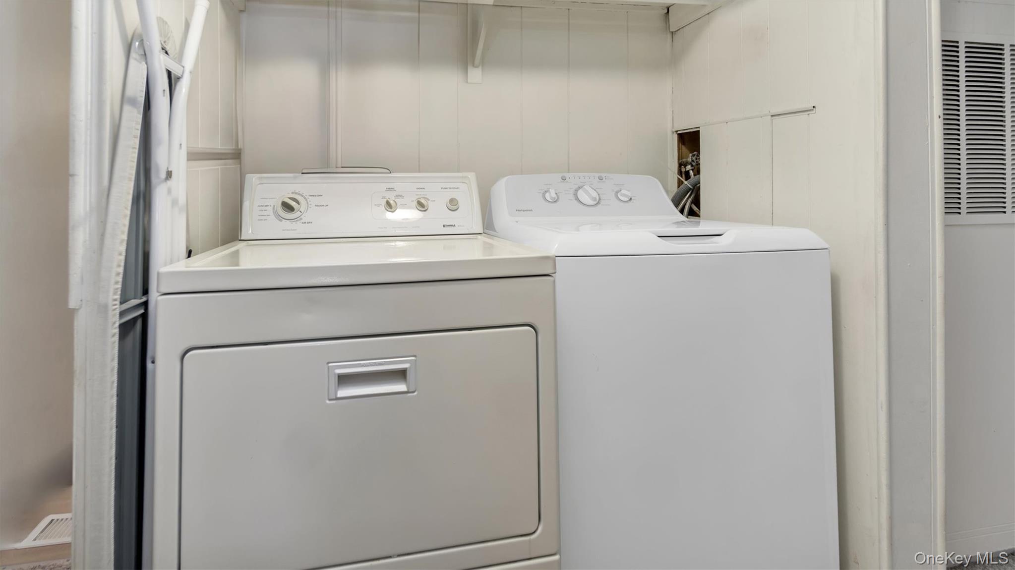 39 Valley Forge, Bohemia, NY 11716