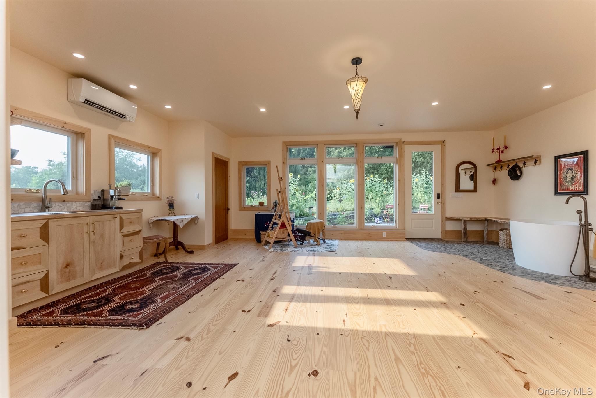 108 Latham Circle, Saugerties, NY 12477