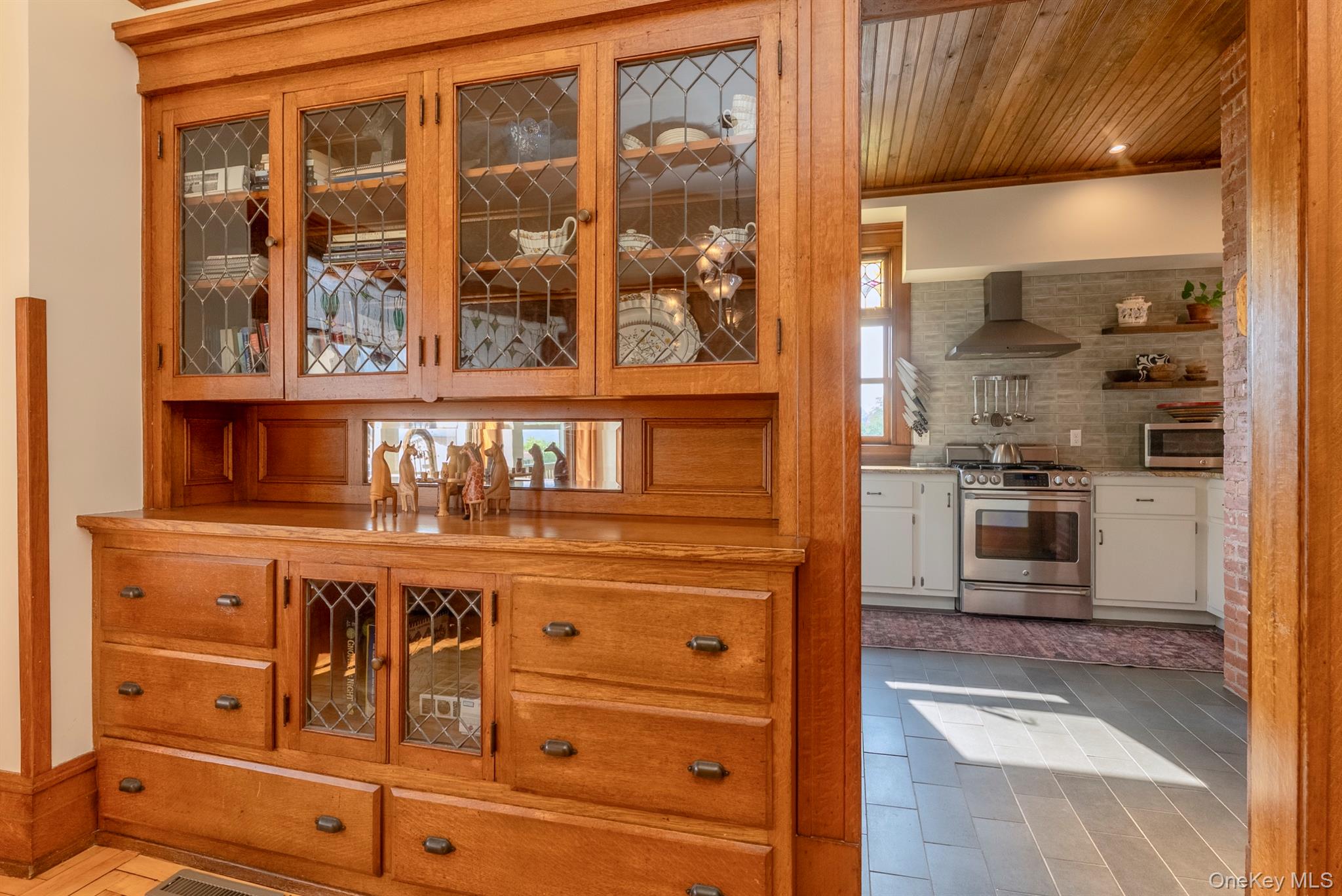 108 Latham Circle, Saugerties, NY 12477