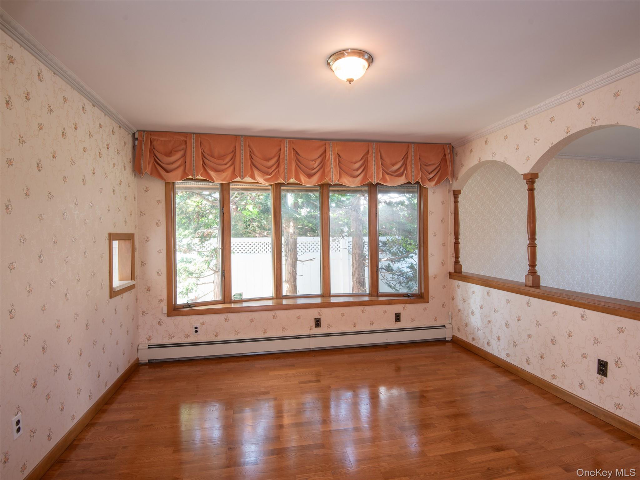 159 Oakview Avenue, Farmingdale, NY 11735