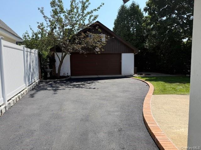 159 Oakview Avenue, Farmingdale, NY 11735