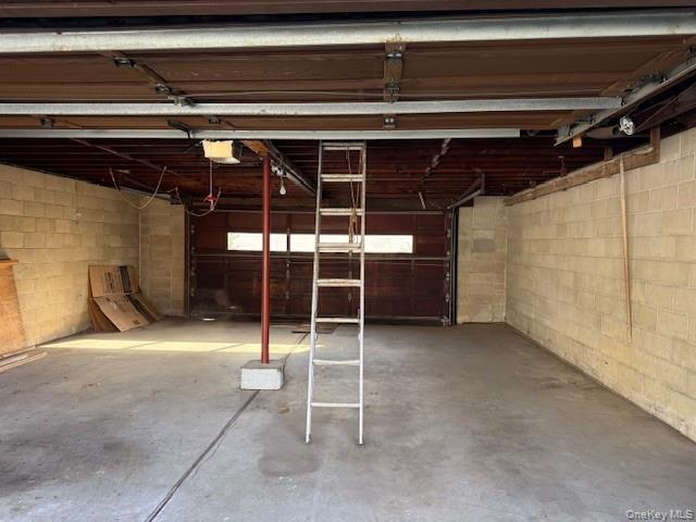 159 Oakview Avenue, Farmingdale, NY 11735