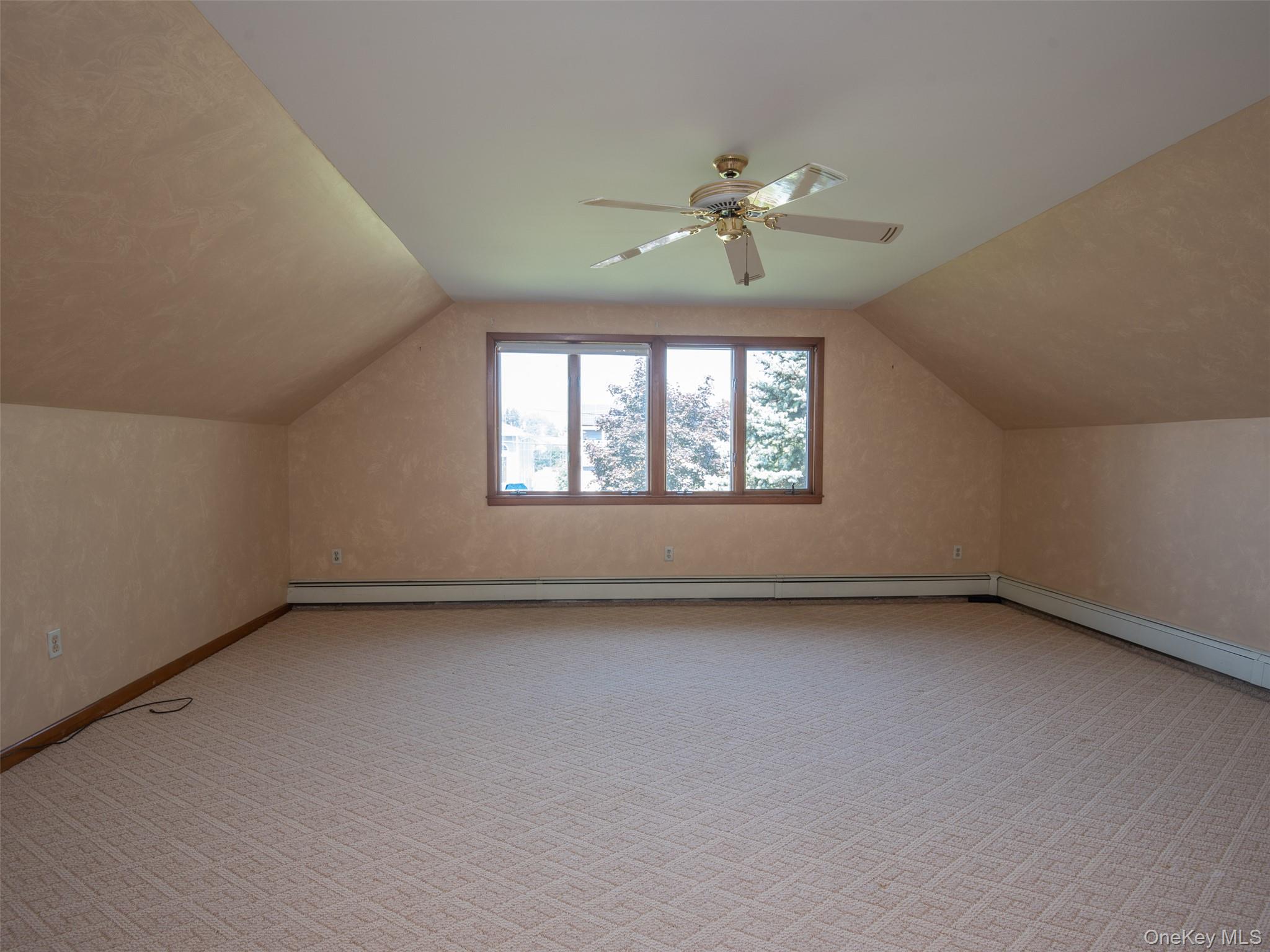 159 Oakview Avenue, Farmingdale, NY 11735