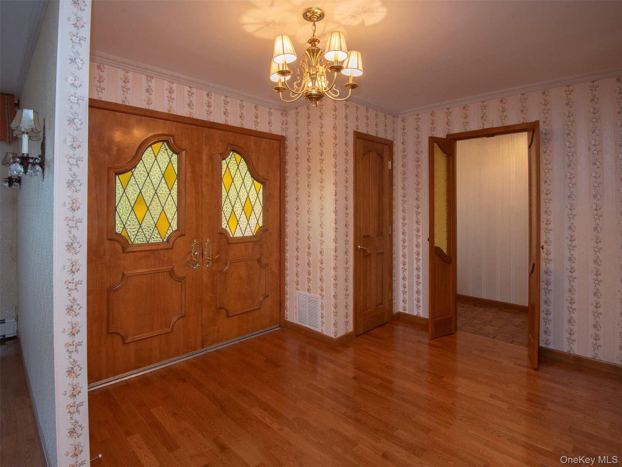 159 Oakview Avenue, Farmingdale, NY 11735