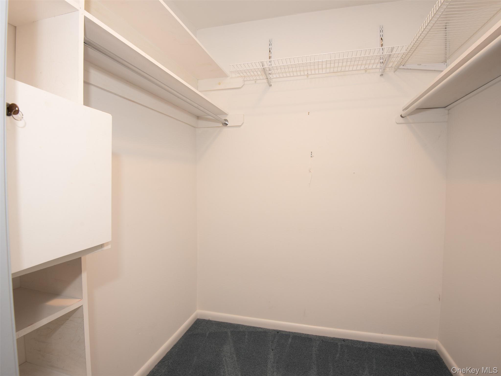 159 Oakview Avenue, Farmingdale, NY 11735