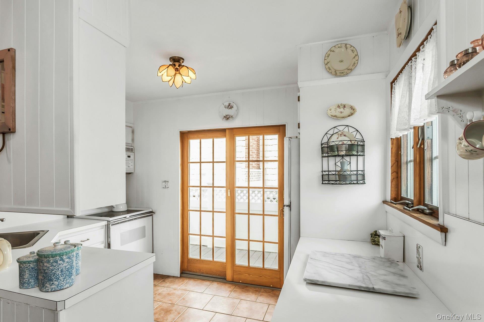 42 Westgate Road, Massapequa Park, NY 11762