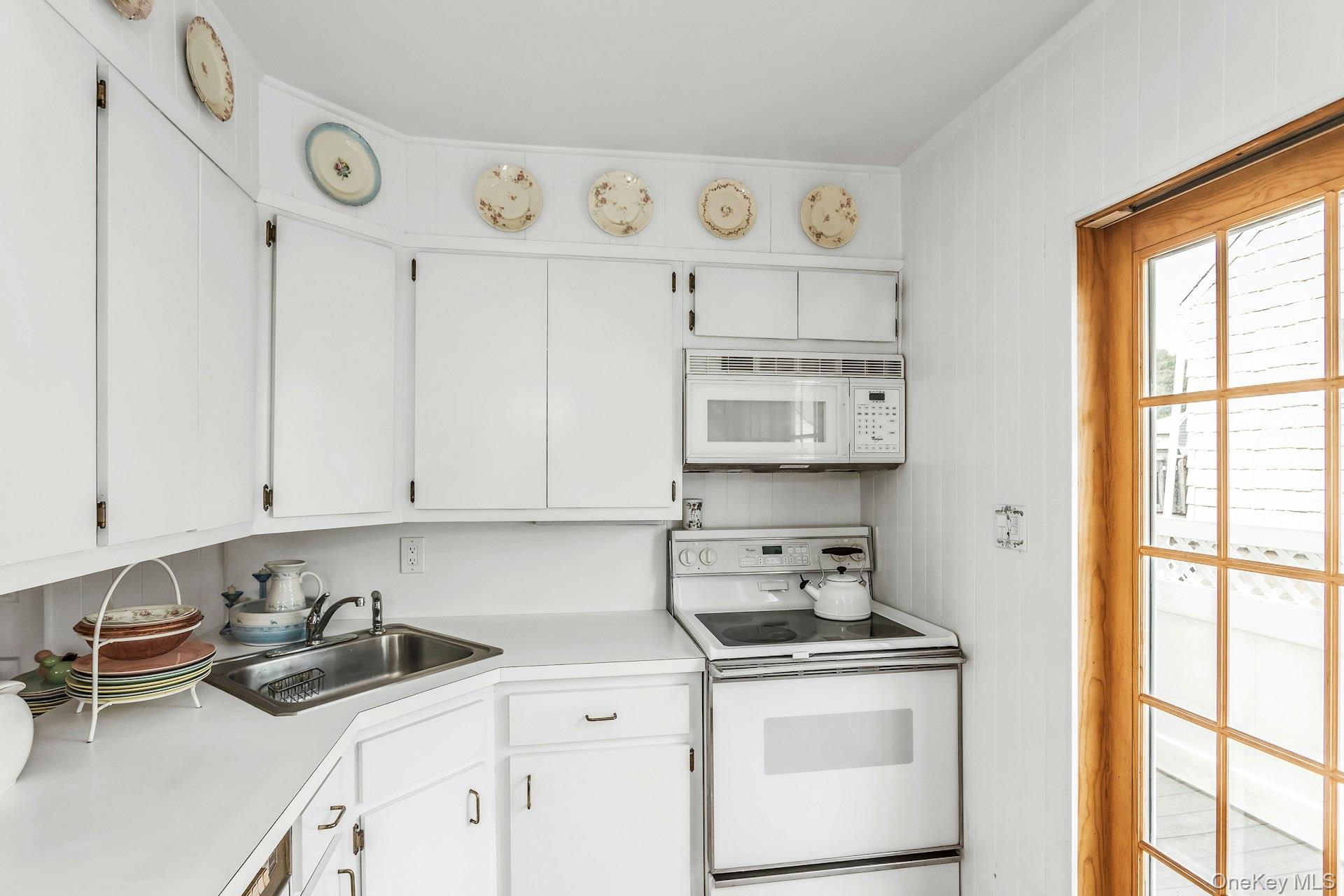 42 Westgate Road, Massapequa Park, NY 11762