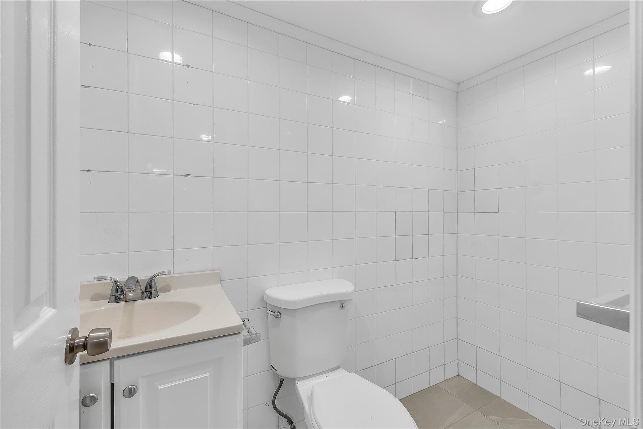 147 S Terrace Place, Valley Stream, NY 11580