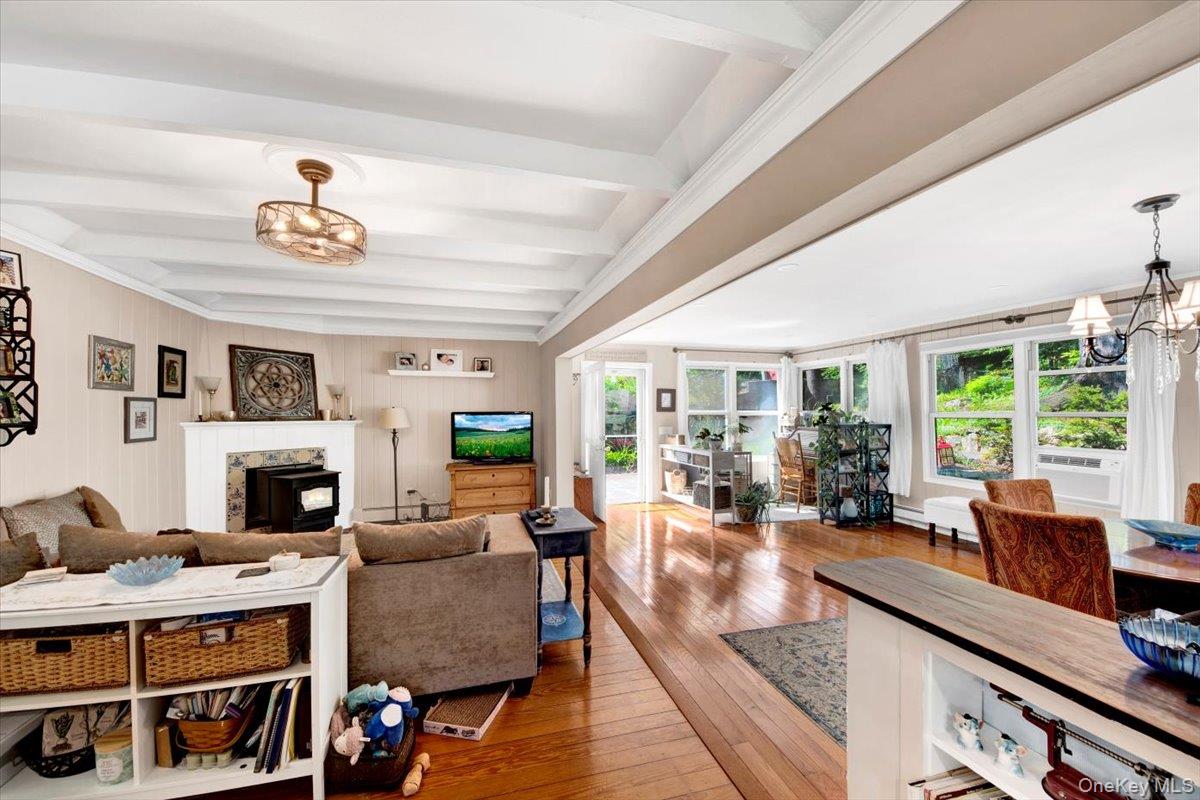 25 Evergreen Road, Putnam Valley, NY 10579