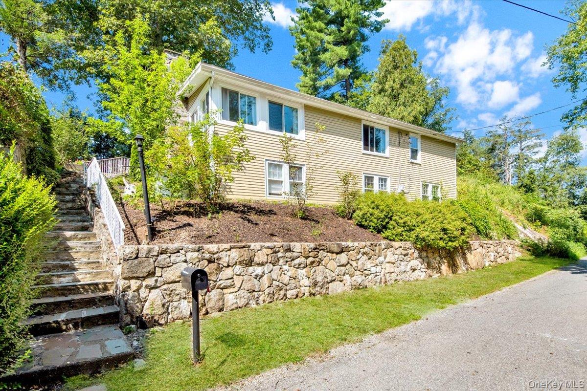 25 Evergreen Road, Putnam Valley, NY 10579