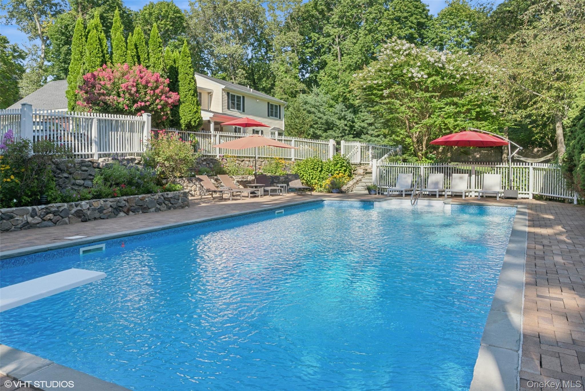 2 Hawk Drive, Lloyd Harbor, NY 11743