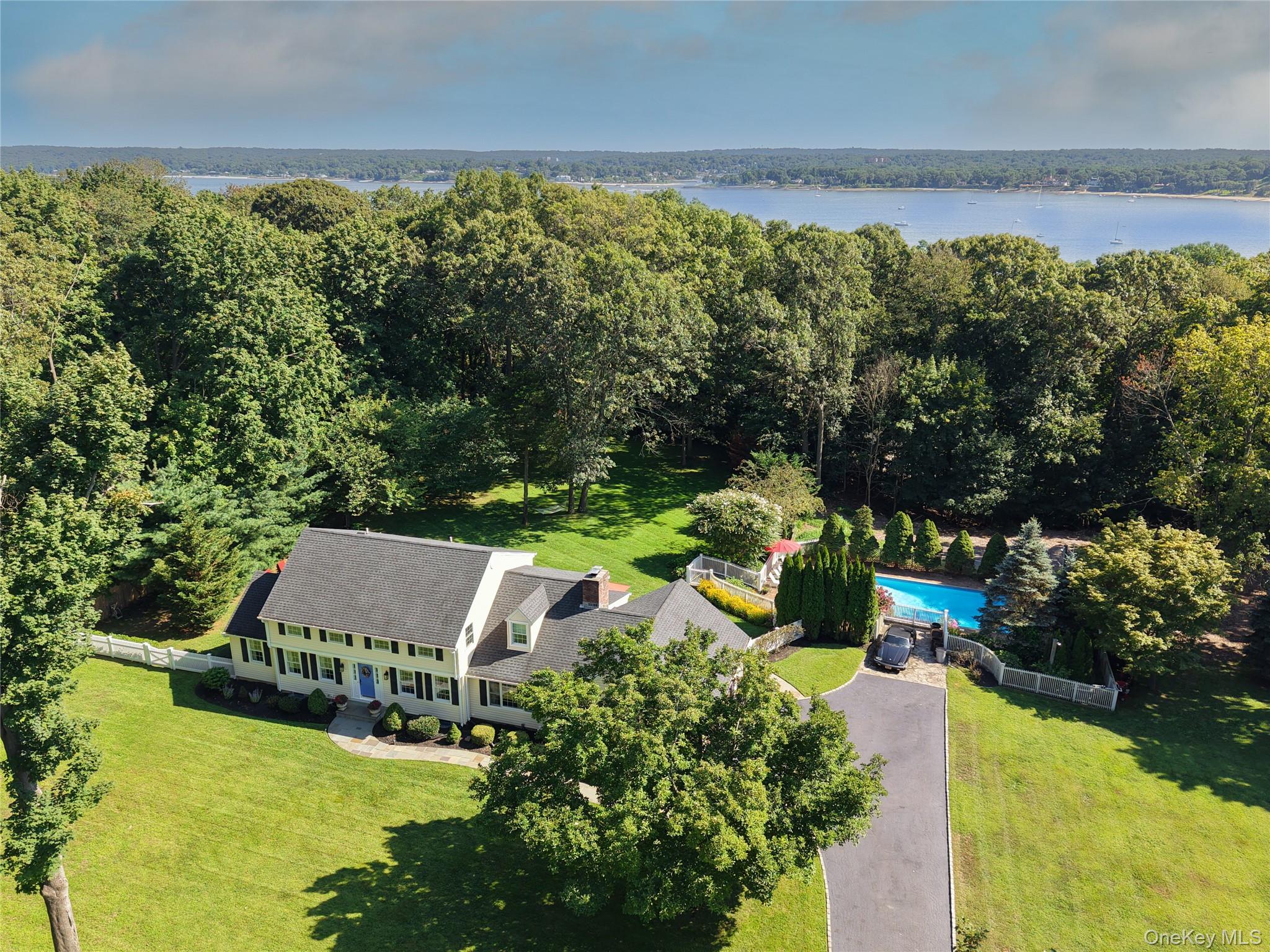 2 Hawk Drive, Lloyd Harbor, NY 11743