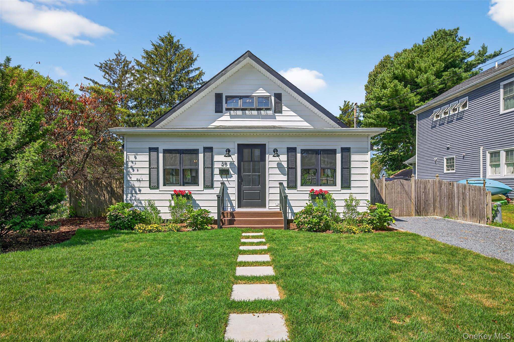 25 W 5th Street, Locust Valley, NY 11560