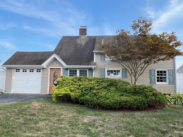 26 Summer Lane, Hicksville, NY 11801