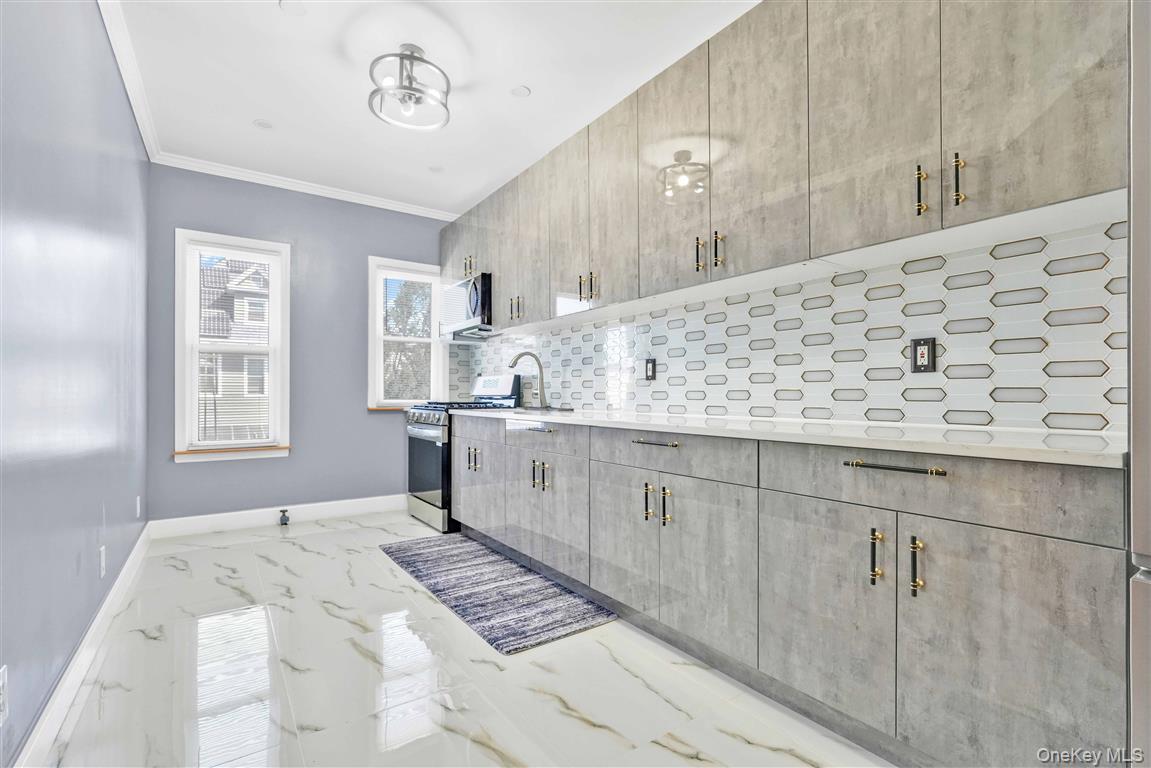 104-21 92nd Avenue, Richmond Hill, NY 11418