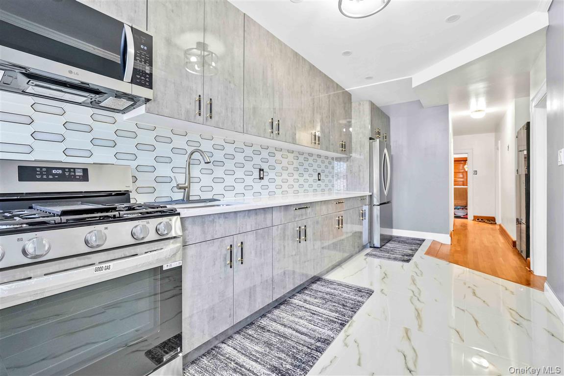 104-21 92nd Avenue, Richmond Hill, NY 11418