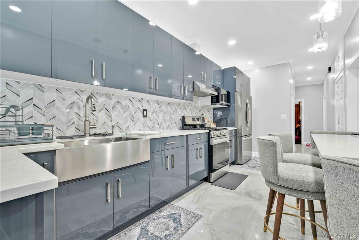 104-21 92nd Avenue, Richmond Hill, NY 11418